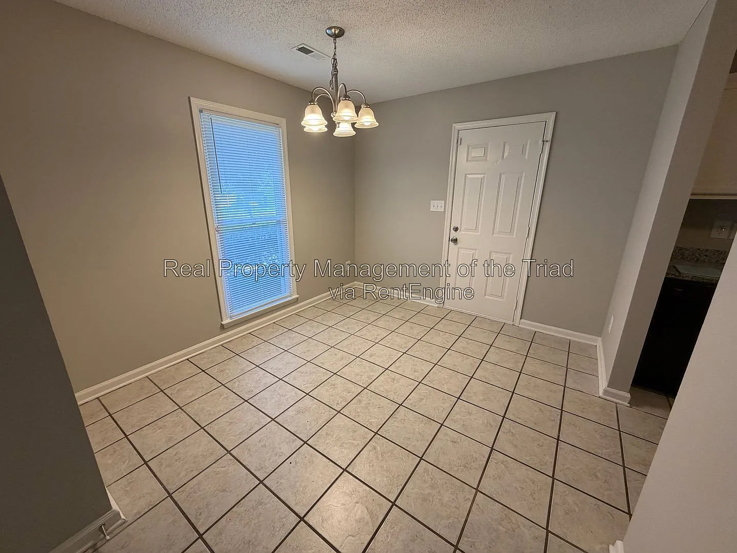 3 bed, 2.0 bath, 1023 sqft, $1,675 — Photo 4