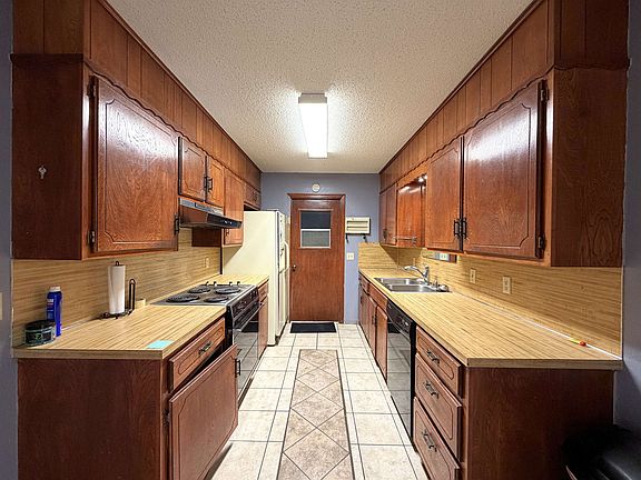 4th image of 3412 Apache Dr