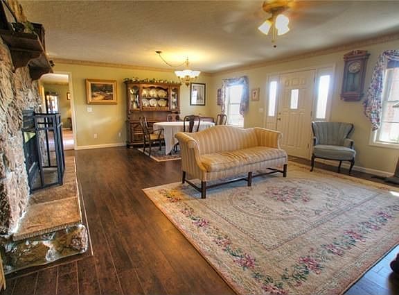 Home for Sale in Ashland City, Tennessee $209,902