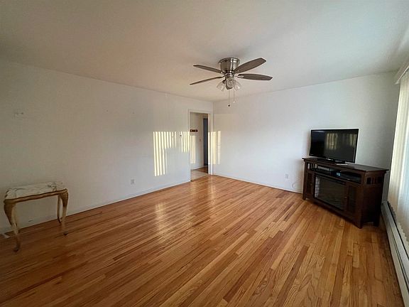 5th image of 908 River Dr Floor 2