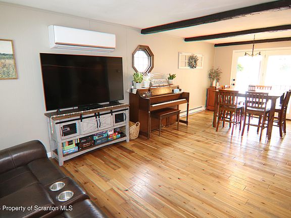 4th image of 21 Chestnut St