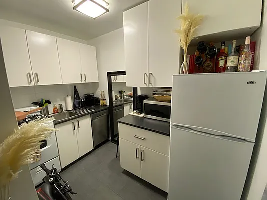 Rented by Performing Assets Corp | media 7