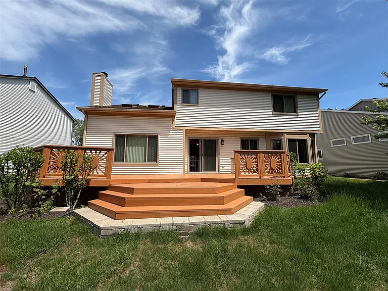 7043 Foxridge Dr — Photo 46