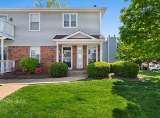 8920 Eager Rd, Saint Louis, MO 63144