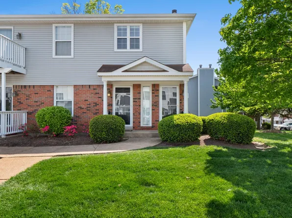 8920 Eager Rd, Saint Louis, MO 63144