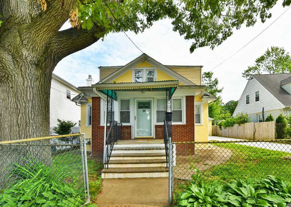 1st image of 28 Elm Ave