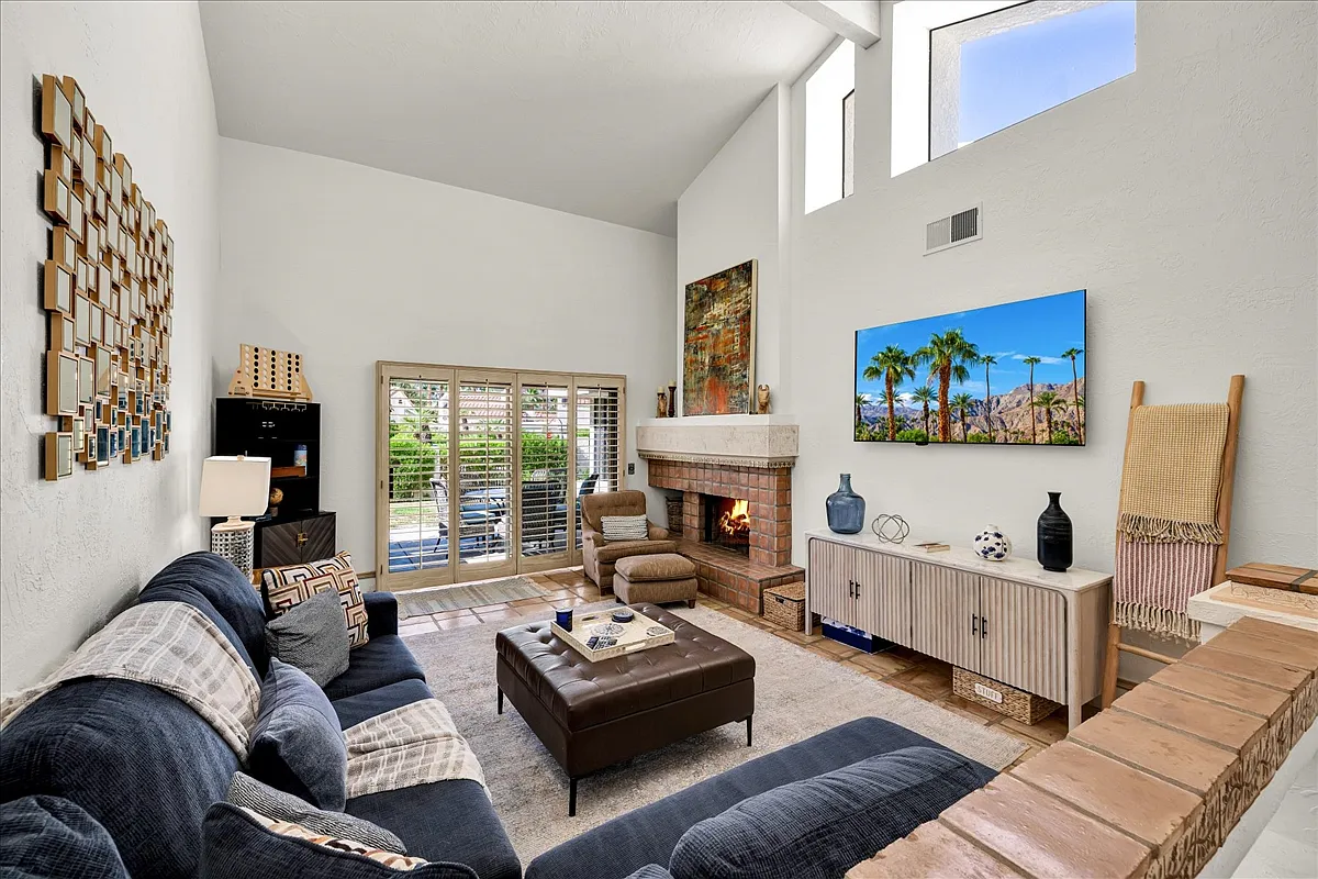 49931 Avenida Vista Bonita — Photo 1