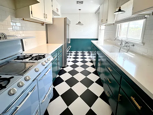 1327 N Central Ave #F Photo 1
