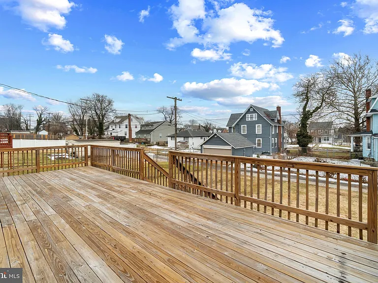 4021 Barrington Rd — Photo 36