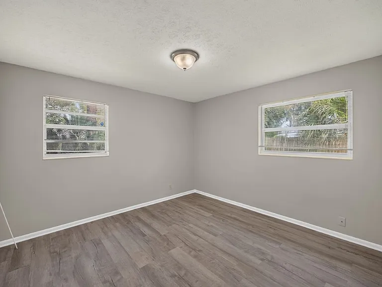 5527 Beney Rd — Photo 16