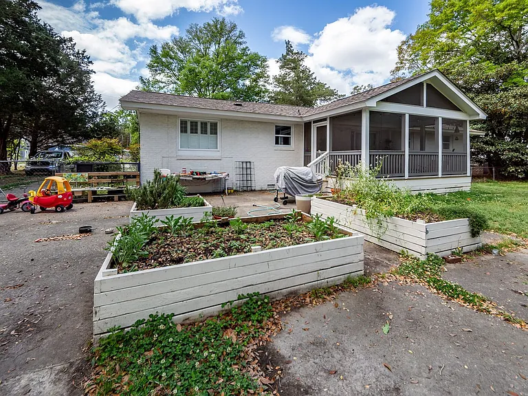 2045 Lake Ave — Photo 34