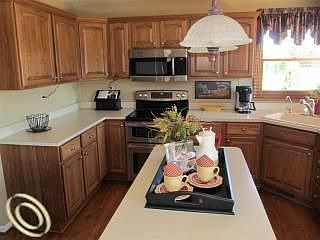 2nd image of 24367 Foxmoor Blvd