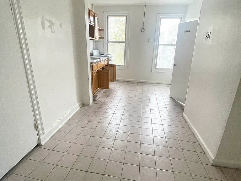 25 Beaver St #3R — Photo 8