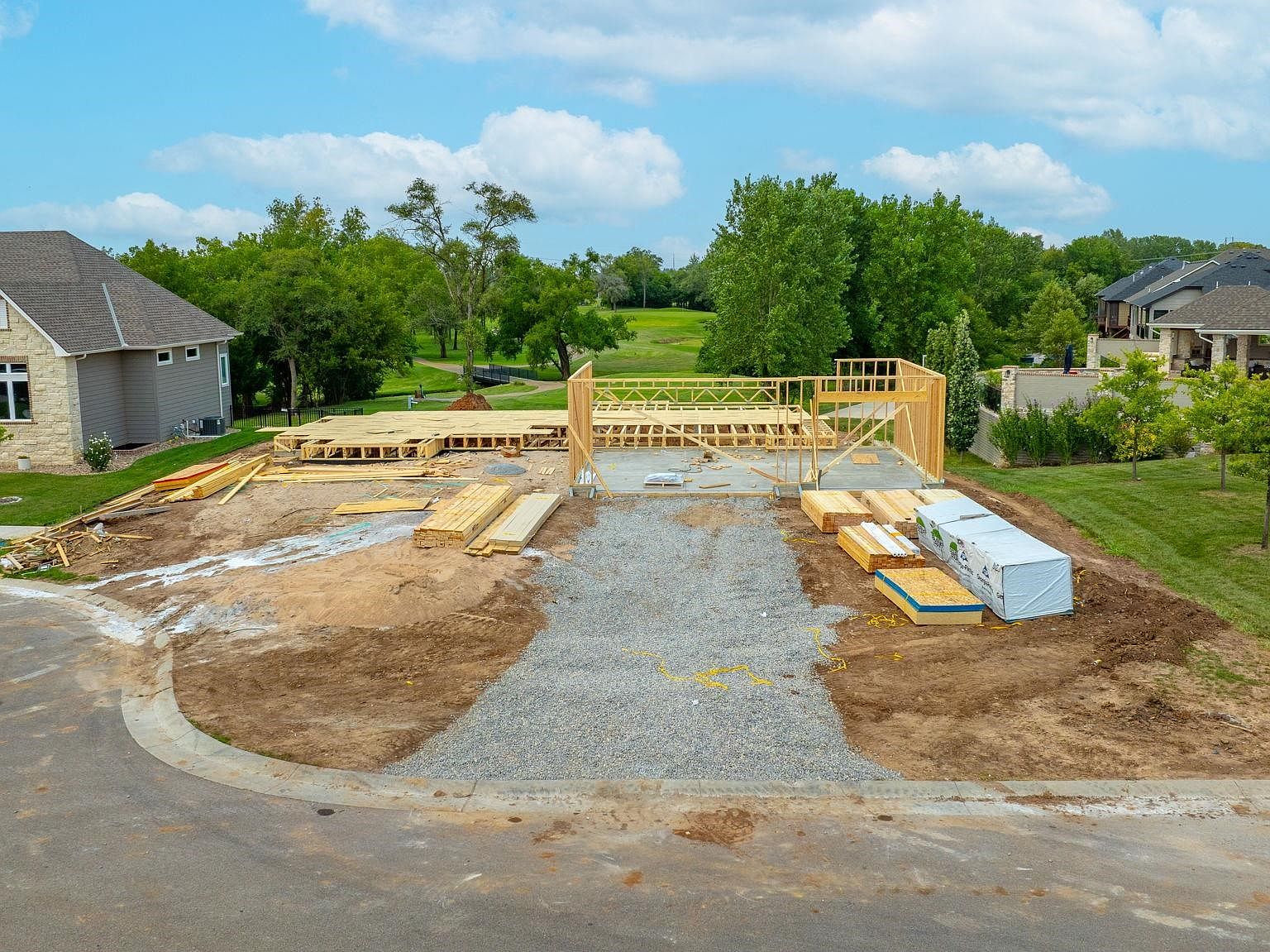 1012 E Summerchase Cir