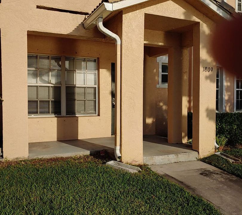 1st image of 1809 Belmont Ln