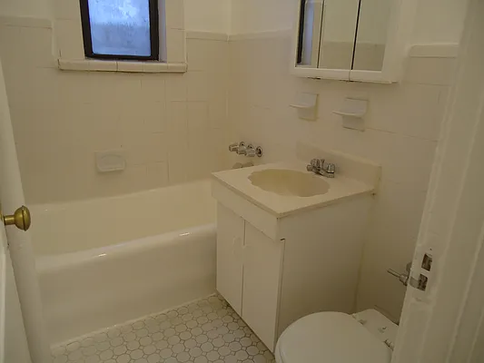 Rented by Oxford Property Group | media 4