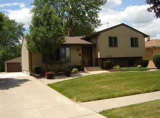 8790 Jefferson Ave, Munster, IN 46321
