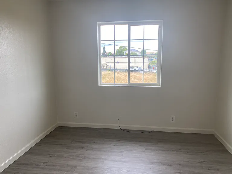12 Highway Ave — Photo 26
