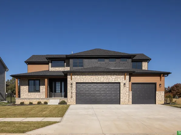 21828 Grover St, Elkhorn, NE 68022