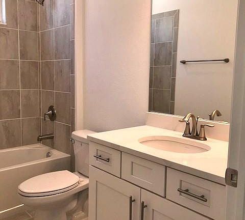 4th image of 15146 Blue Bay Cir