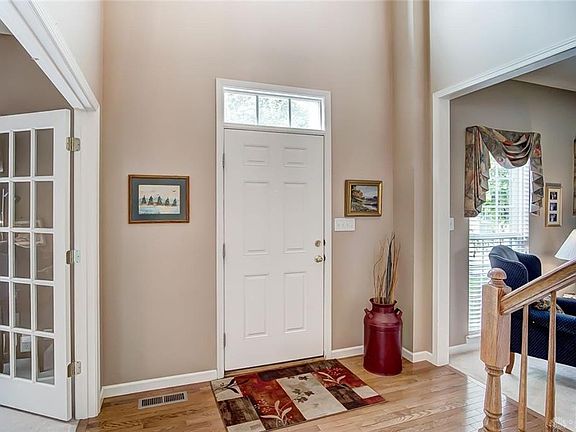 3rd image of 3358 Greycliff Trl