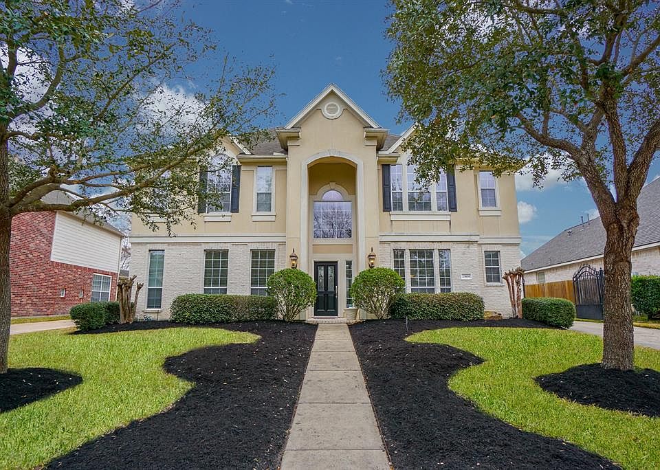 1st image of 23618 Rollinford Ln