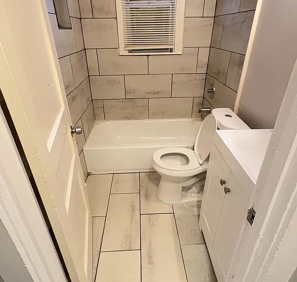 916 Crockett Pl — Photo 9