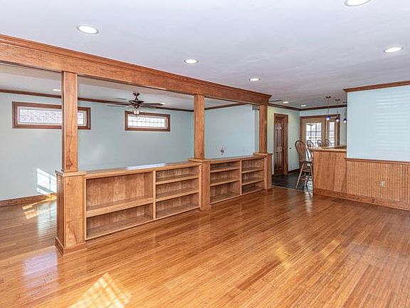 2nd image of 1146 Sherwood St