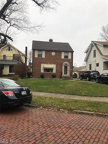 1st image of 17906 Woodbury Ave