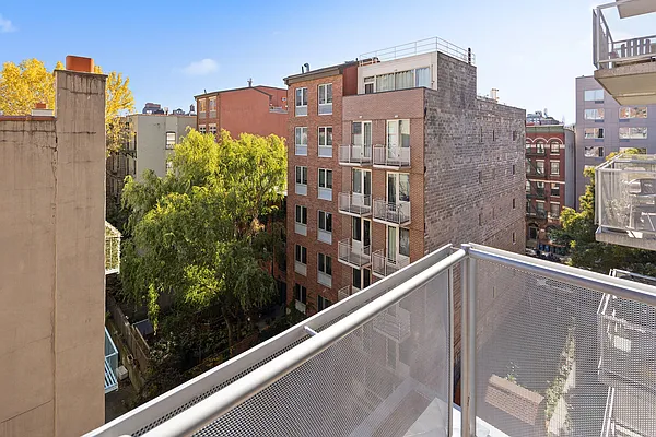 Sold by R New York | media 8