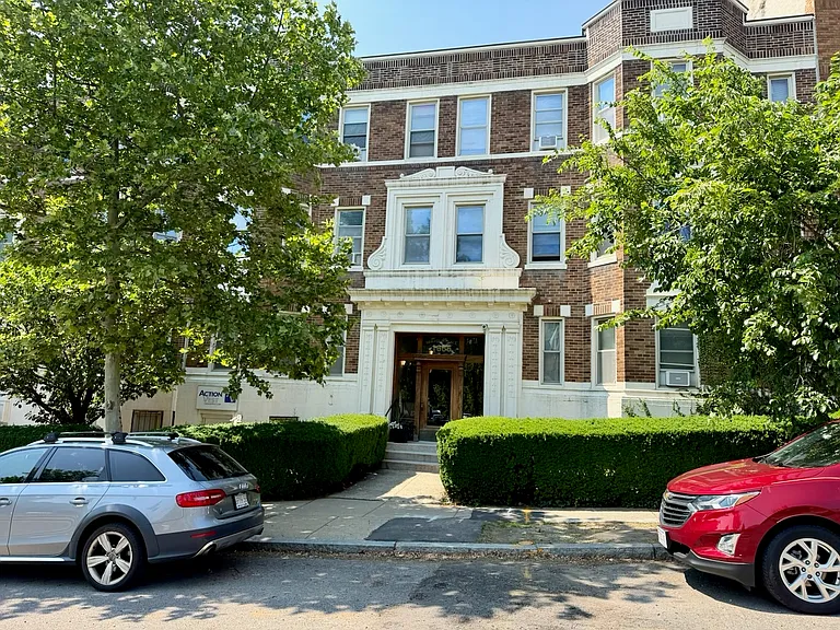 1665 Commonwealth Ave #17 — Photo 1