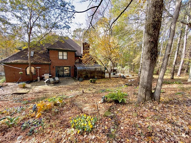 335 Millstone Cir — Photo 15