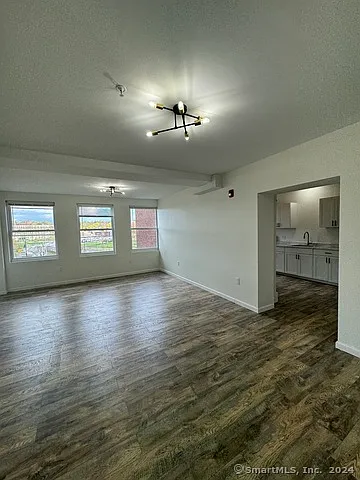 61 Colony St #3C — Photo 5