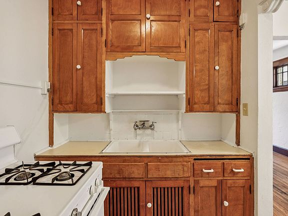 5th image of 711 Grand Ave APT 5