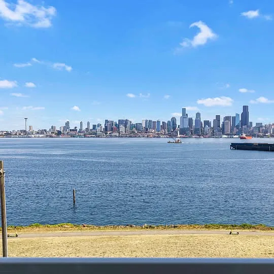 17 Harbor Ave SW #400 — Photo 2