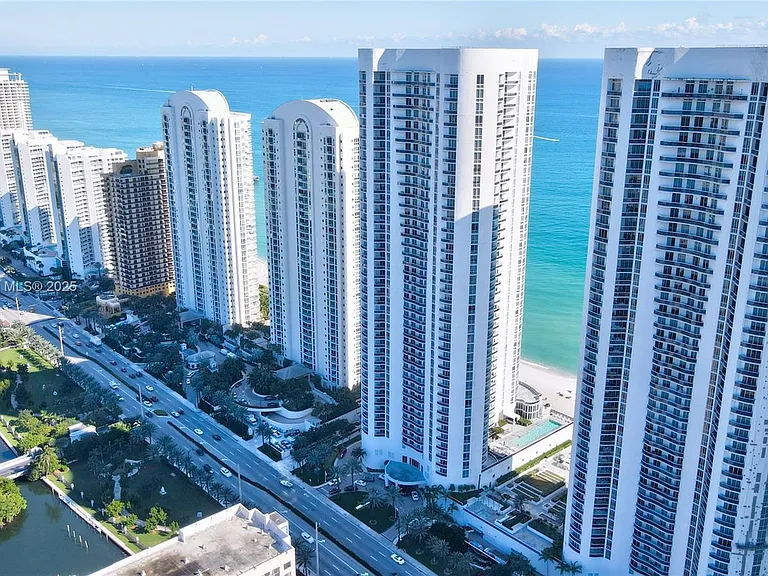 16001 Collins Ave #907 — Photo 31