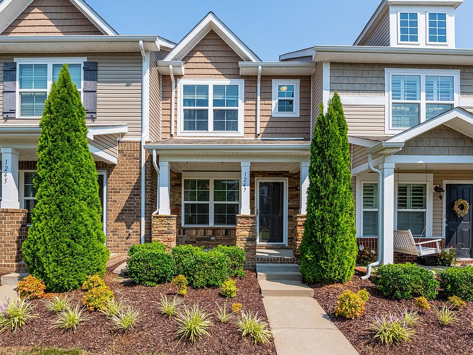1st image of 1247 Riverbrook Dr