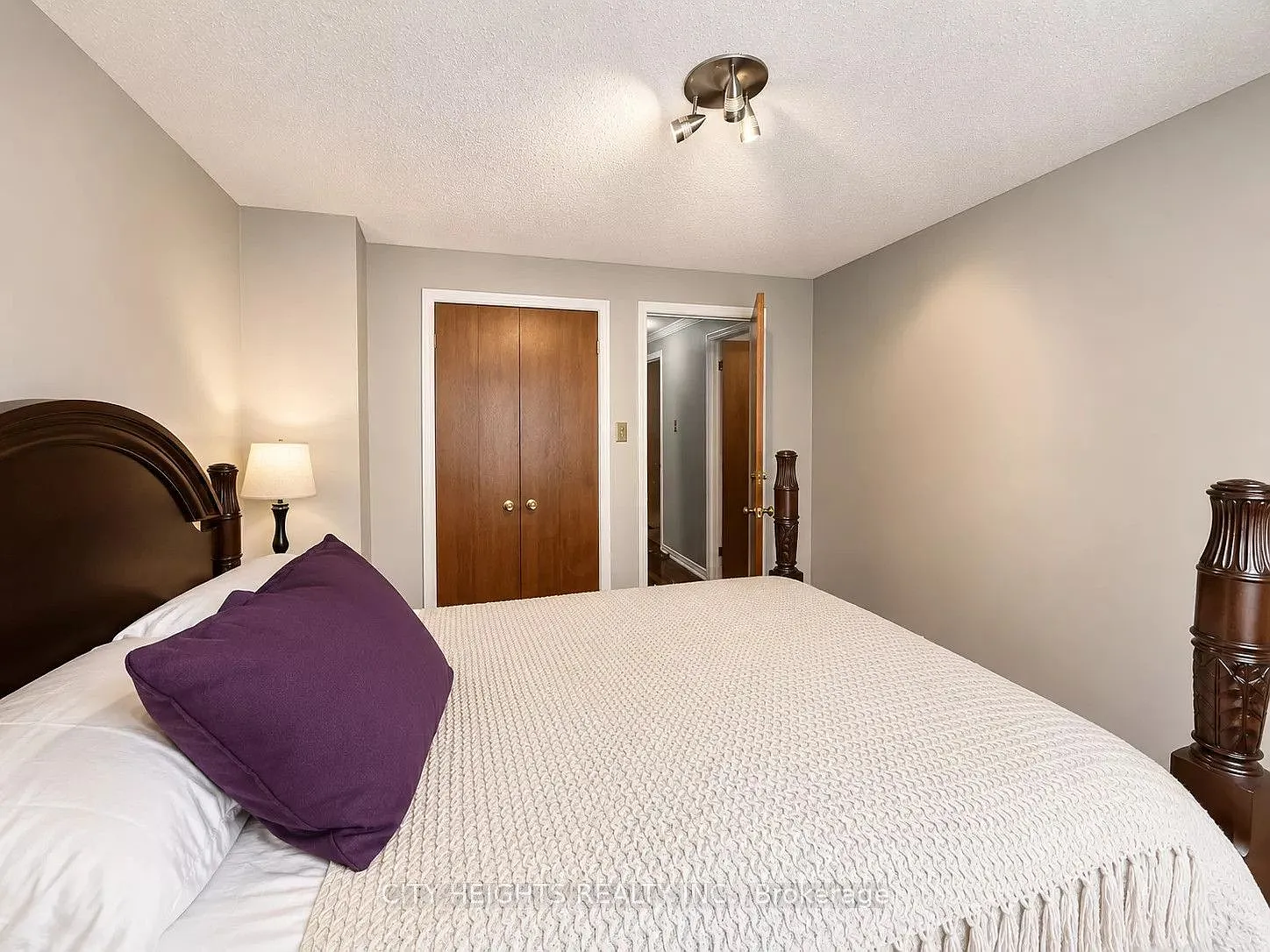 4 bed, $2,900 — Photo 3