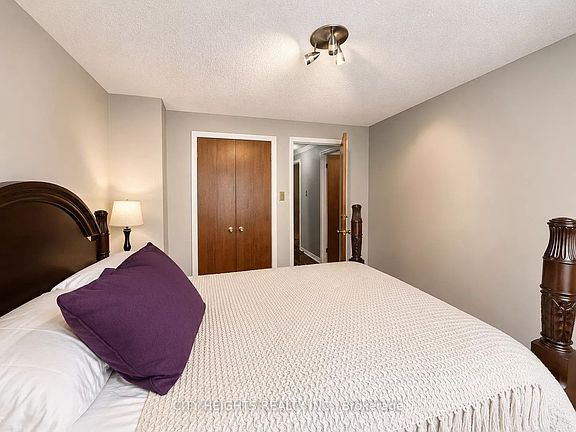3rd image of 1487 Jalna Blvd