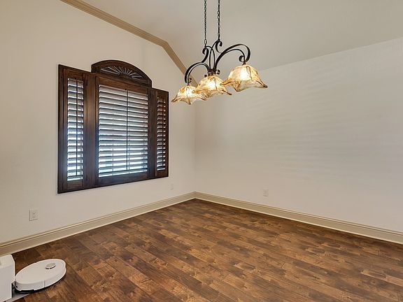 3rd image of 7601 Canterbury Dr