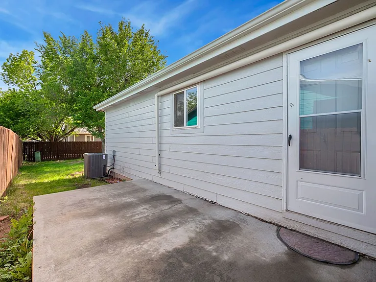3809 Hamilton Ave — Photo 13