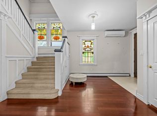 11703 Newport Ave, Rockaway Park, NY 11694