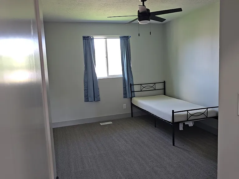 227 E 200 N #PRIVATE ROOMS AVAILA — Photo 3