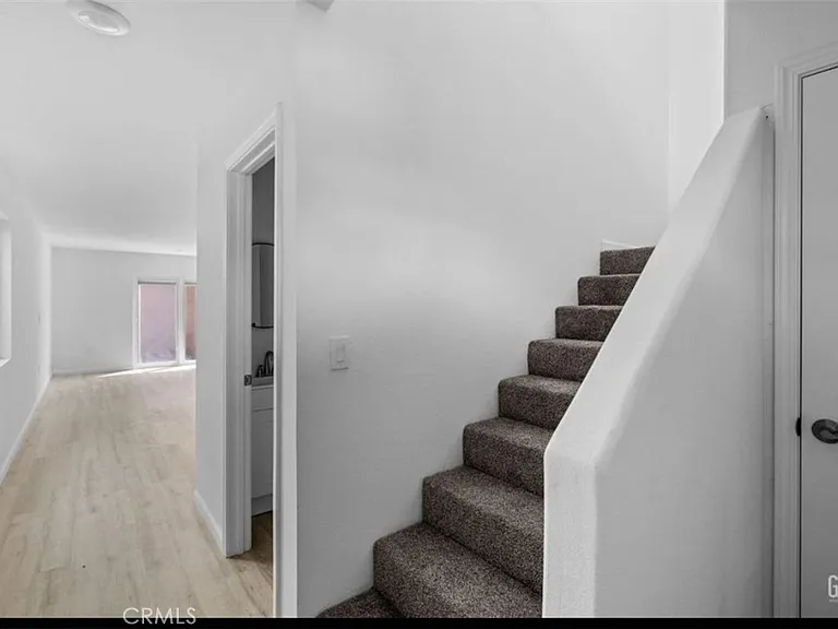1413 Oregon St — Photo 4