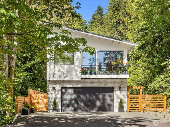 7950 NE Baker Hill Road, Bainbridge Island, WA 98110
