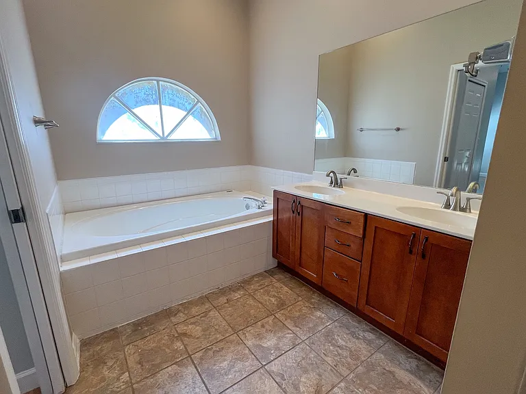 9511 Cypress Dr N — Photo 14