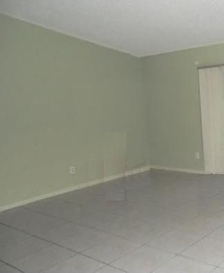 3rd image of 18 Walcott Dr