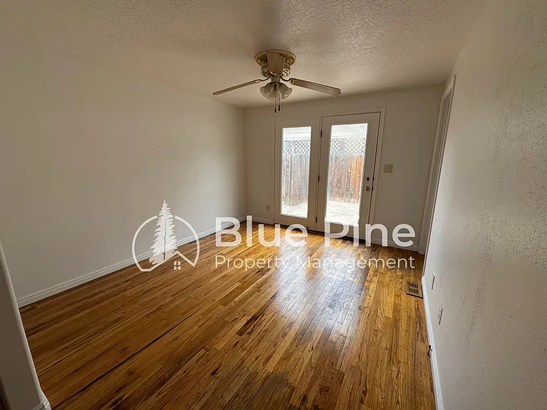 1861 Gallup St — Photo 14