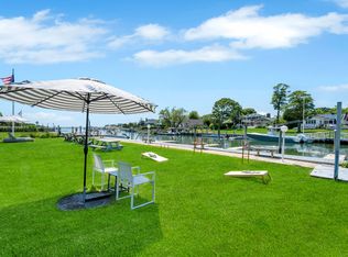 16 Penny Ln UNIT 16, Hampton Bays, NY 11946
