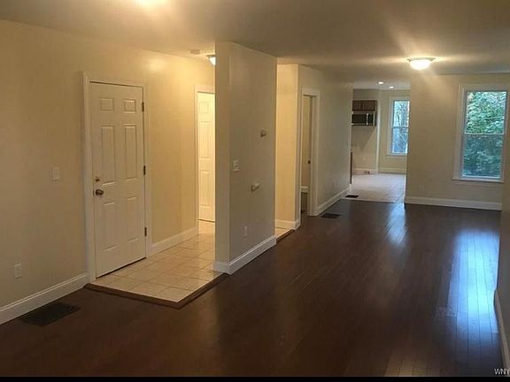 2nd image of 201 Hoyt St #2